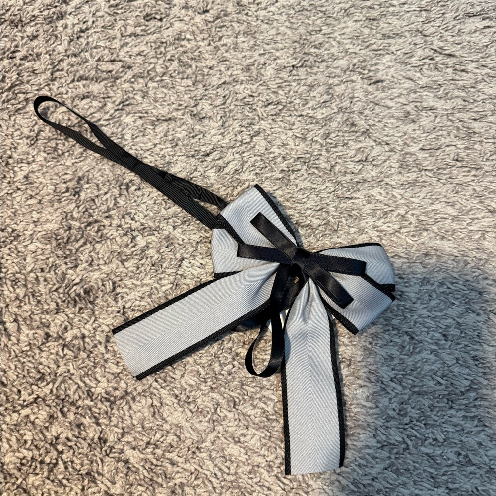Anthropologie Black and Gray Bow